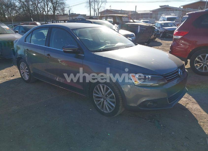 2014 Volkswagen Jetta 1.8T SEL (VIN 3VWL07AJ7EM324061) main photo