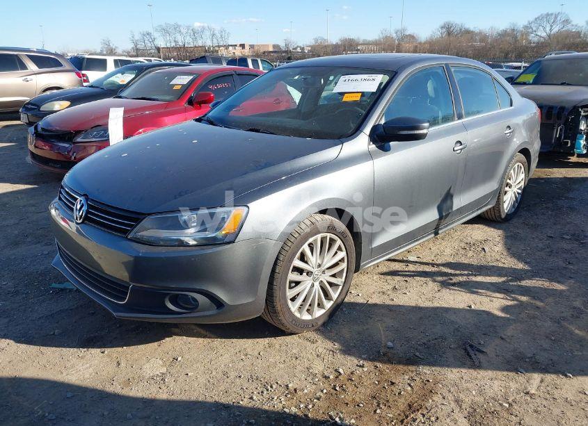 Photo 2 of 2014 Volkswagen Jetta 1.8T SEL (VIN 3VWL07AJ7EM324061)