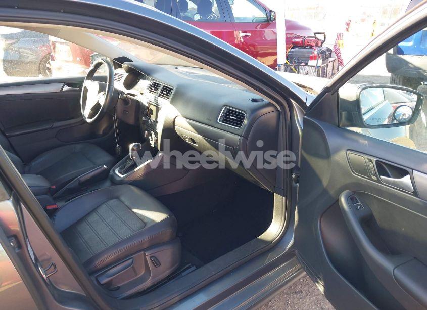 Photo 5 of 2014 Volkswagen Jetta 1.8T SEL (VIN 3VWL07AJ7EM324061)