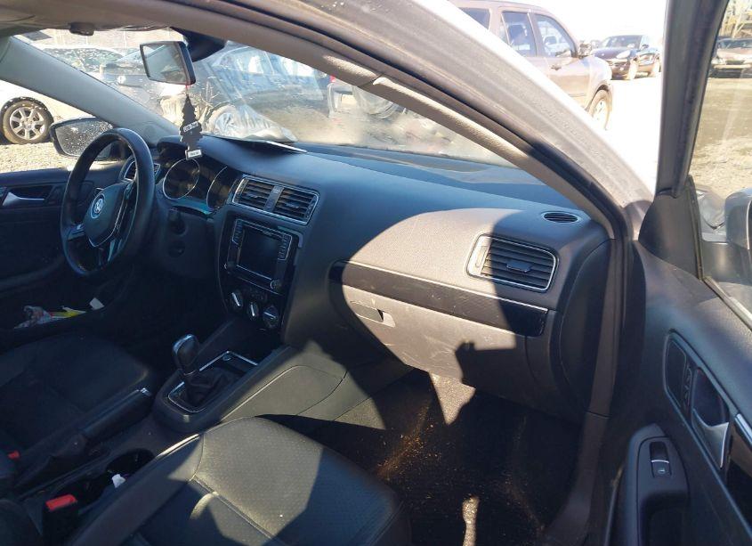 Photo 5 of 2016 Volkswagen Jetta 1.8T SEL (VIN 3VWL07AJ8GM228698)