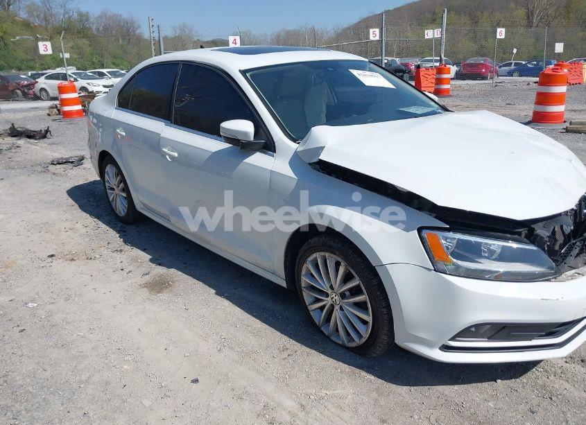 2016 Volkswagen Jetta 1.8T SEL (VIN 3VWL07AJ9GM227950) main photo