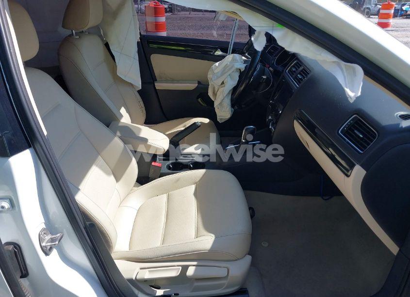 Photo 5 of 2016 Volkswagen Jetta 1.8T SEL (VIN 3VWL07AJ9GM227950)