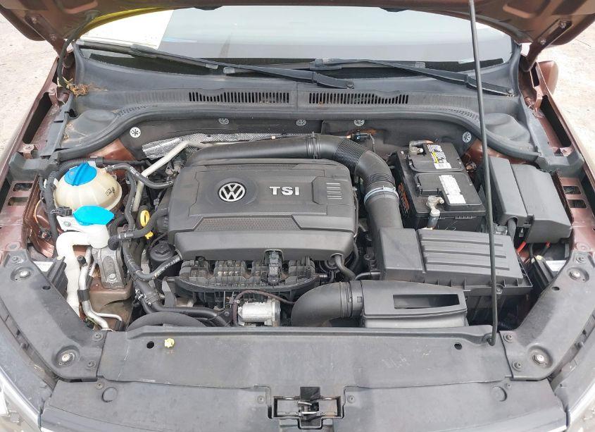 Photo 10 of 2016 Volkswagen Jetta 1.8T SEL/1.8T SEL PREMIUM (VIN 3VWL07AJ9GM410703)