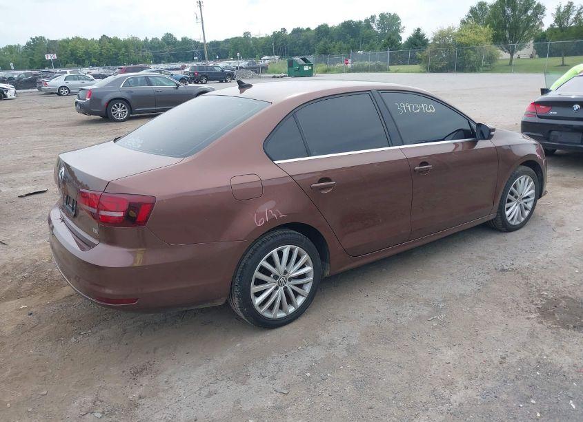 Photo 4 of 2016 Volkswagen Jetta 1.8T SEL/1.8T SEL PREMIUM (VIN 3VWL07AJ9GM410703)