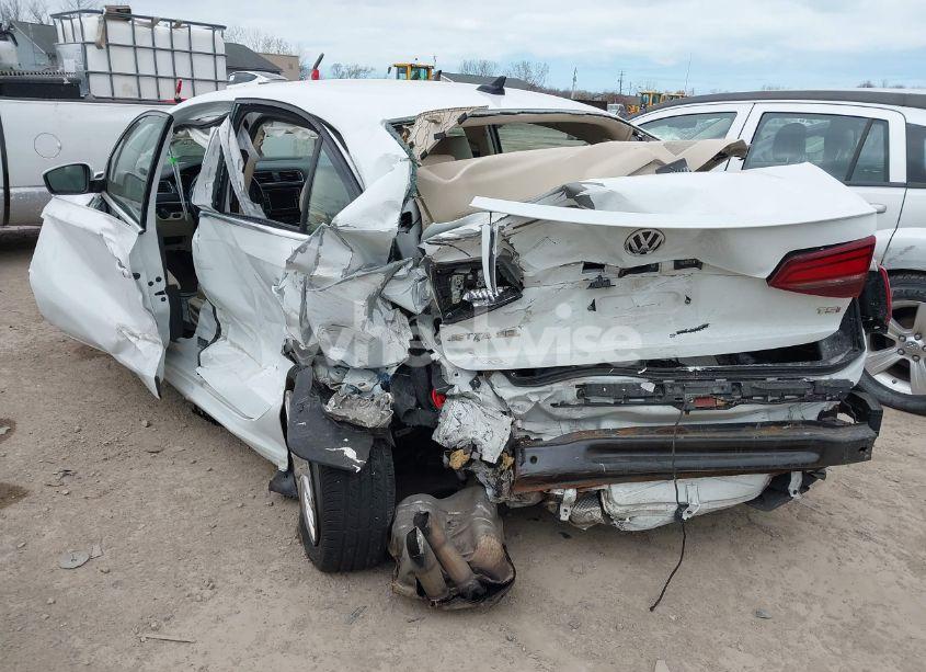 Photo 3 of 2016 Volkswagen Jetta 1.8T SEL (VIN 3VWL07AJXGM214382)