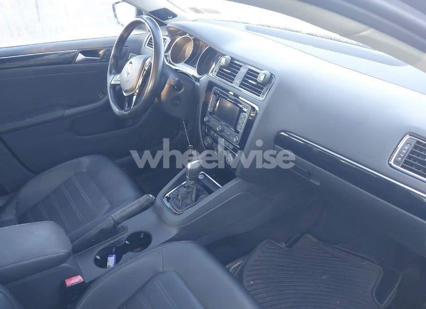 Photo 5 of 2015 Volkswagen Jetta 1.8T SEL (VIN 3VWL17AJ1FM331165)