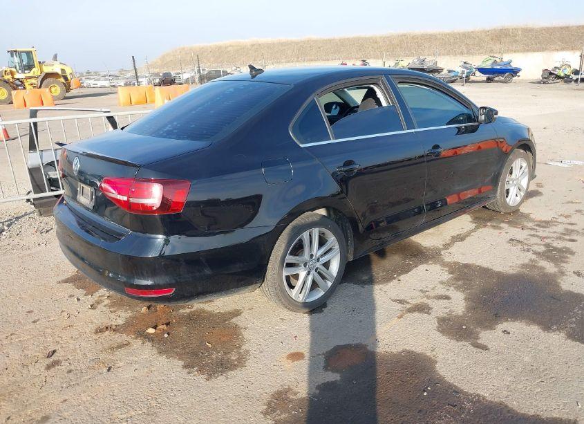 Photo 4 of 2017 Volkswagen Jetta 1.8T SEL/1.8T SEL PREMIUM (VIN 3VWL17AJ1HM401315)