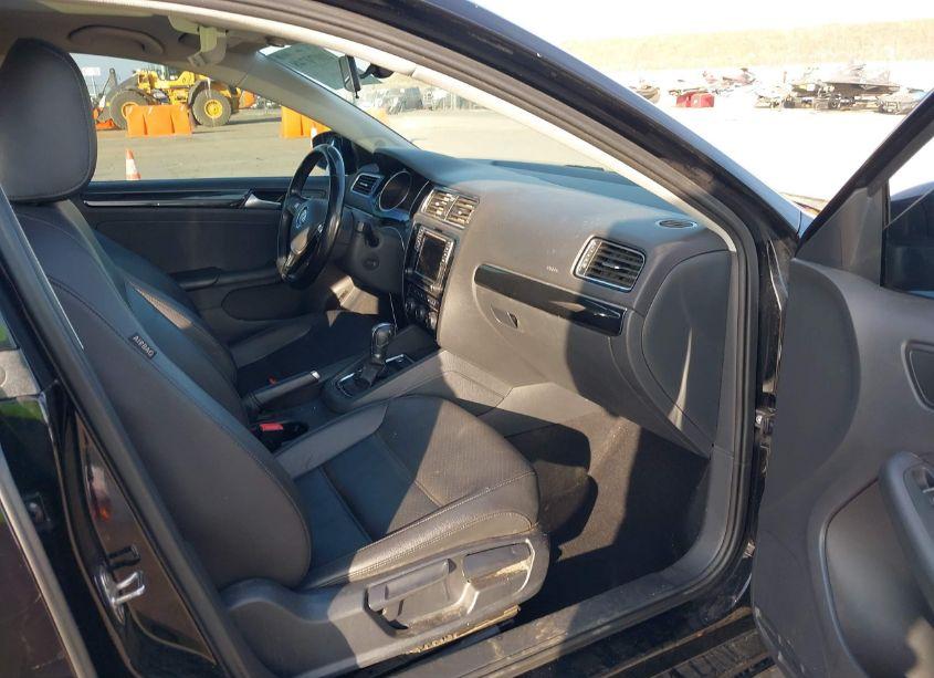 Photo 5 of 2017 Volkswagen Jetta 1.8T SEL/1.8T SEL PREMIUM (VIN 3VWL17AJ1HM401315)