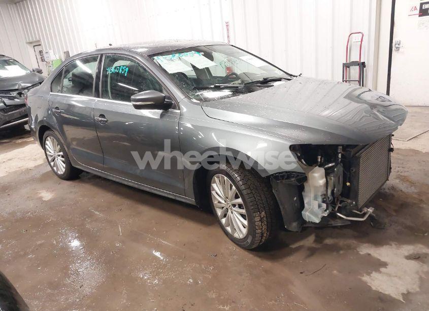 2016 Volkswagen Jetta 1.8T SEL/1.8T SEL PREMIUM (VIN 3VWL17AJ2GM403881) main photo