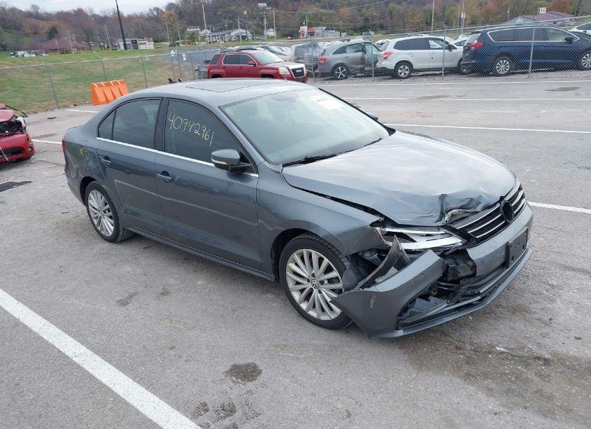 2016 Volkswagen Jetta 1.8T SEL (VIN 3VWL17AJ3GM205259) main photo