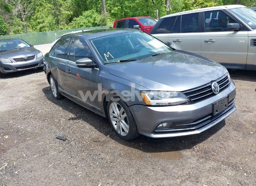 2017 Volkswagen Jetta 1.8T SEL (VIN 3VWL17AJ3HM212228) main photo