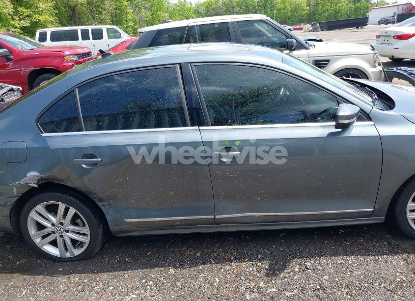 Photo 13 of 2017 Volkswagen Jetta 1.8T SEL (VIN 3VWL17AJ3HM212228)