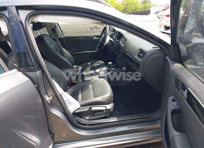 Photo 5 of 2017 Volkswagen Jetta 1.8T SEL (VIN 3VWL17AJ3HM212228)