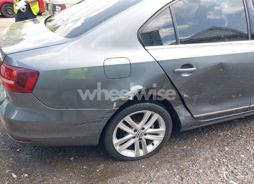 Photo 6 of 2017 Volkswagen Jetta 1.8T SEL (VIN 3VWL17AJ3HM212228)