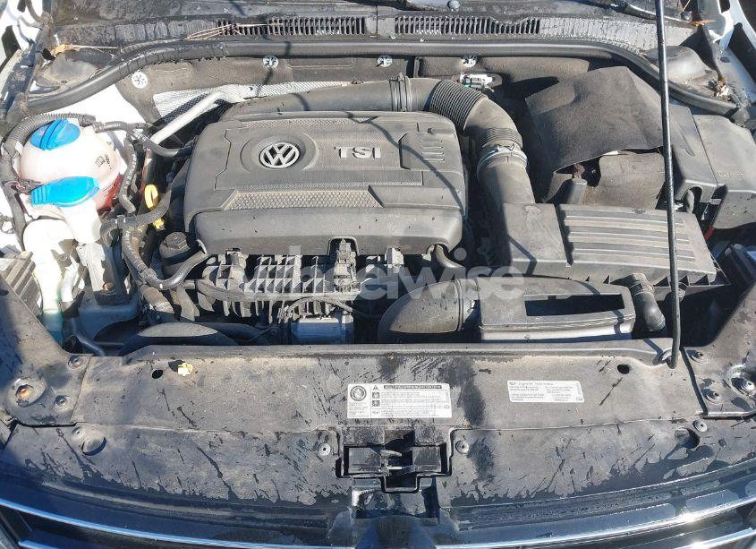 Photo 10 of 2016 Volkswagen Jetta 1.8T SEL (VIN 3VWL17AJ4GM328357)