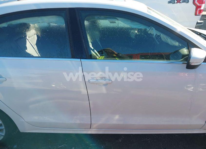 Photo 13 of 2016 Volkswagen Jetta 1.8T SEL (VIN 3VWL17AJ4GM328357)