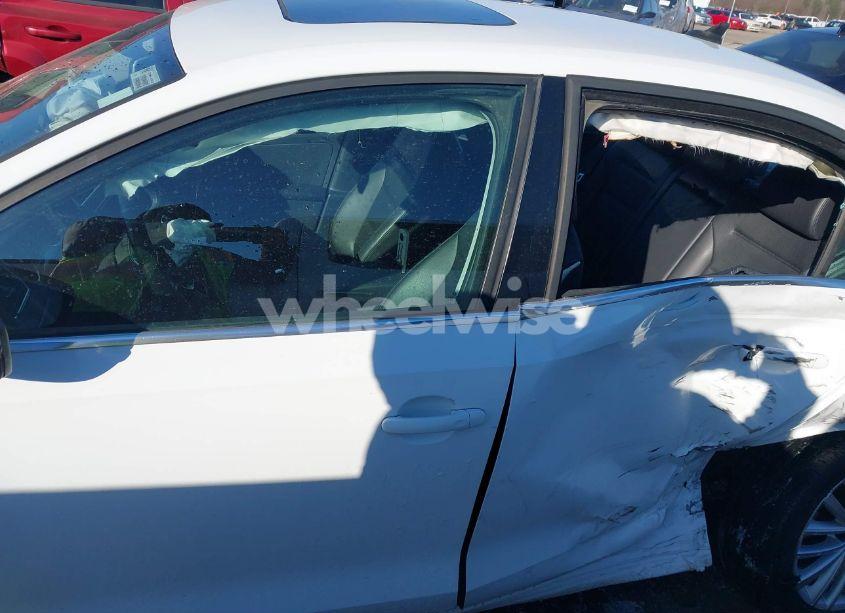 Photo 14 of 2016 Volkswagen Jetta 1.8T SEL (VIN 3VWL17AJ4GM328357)