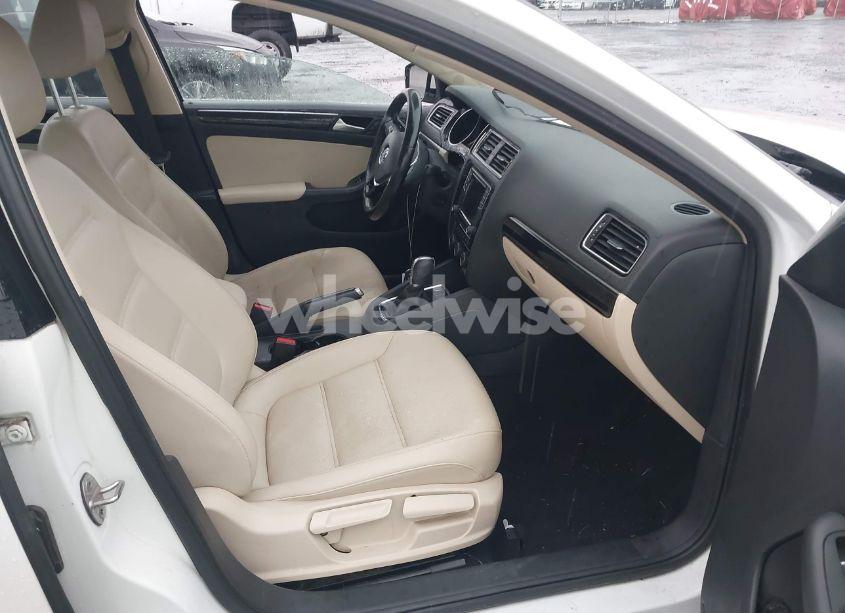 Photo 5 of 2017 Volkswagen Jetta 1.8T SEL (VIN 3VWL17AJ4HM214456)