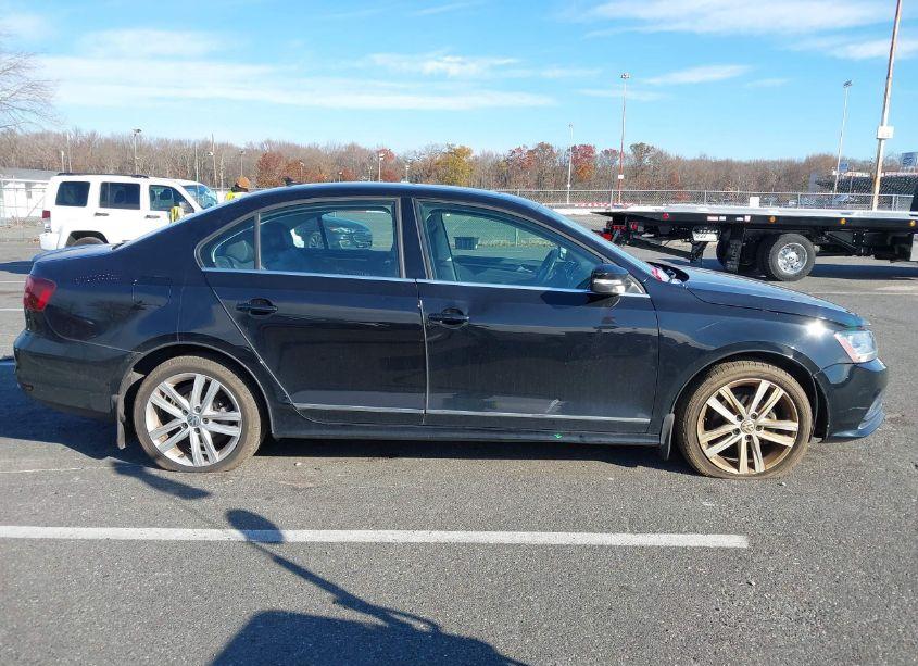 Photo 14 of 2017 Volkswagen Jetta 1.8T SEL/1.8T SEL PREMIUM (VIN 3VWL17AJ5HM390111)