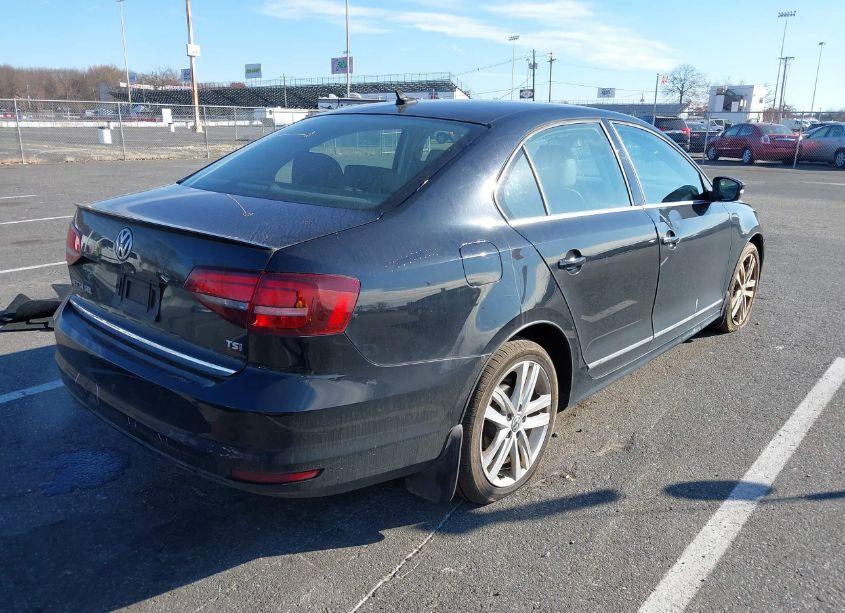 Photo 4 of 2017 Volkswagen Jetta 1.8T SEL/1.8T SEL PREMIUM (VIN 3VWL17AJ5HM390111)