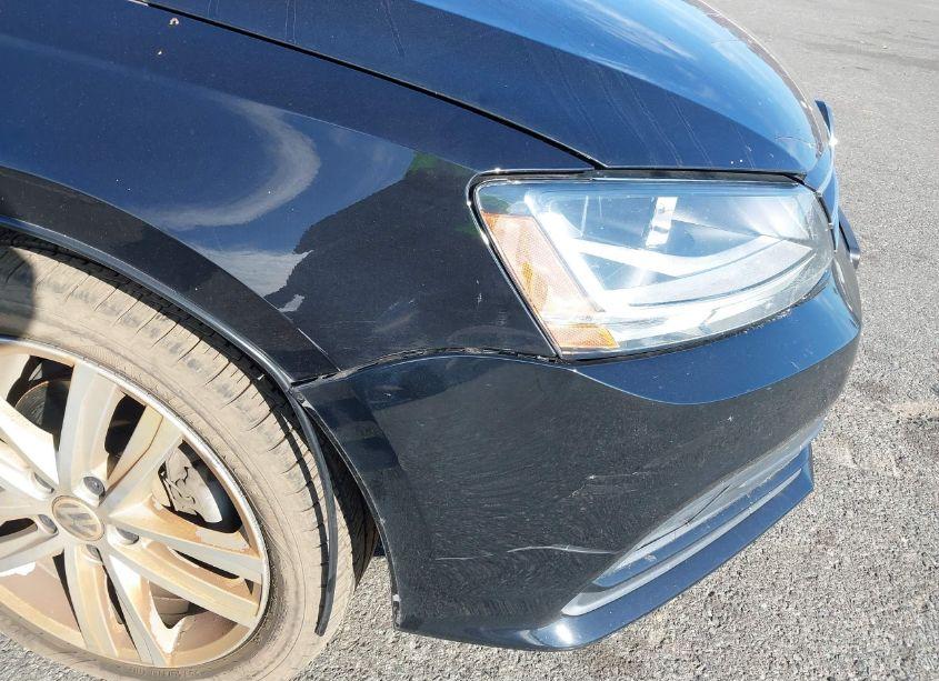 Photo 6 of 2017 Volkswagen Jetta 1.8T SEL/1.8T SEL PREMIUM (VIN 3VWL17AJ5HM390111)