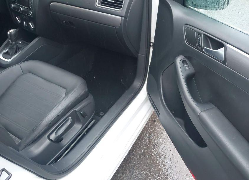 Photo 5 of 2014 Volkswagen Jetta 1.8T SEL (VIN 3VWL17AJ7EM430457)