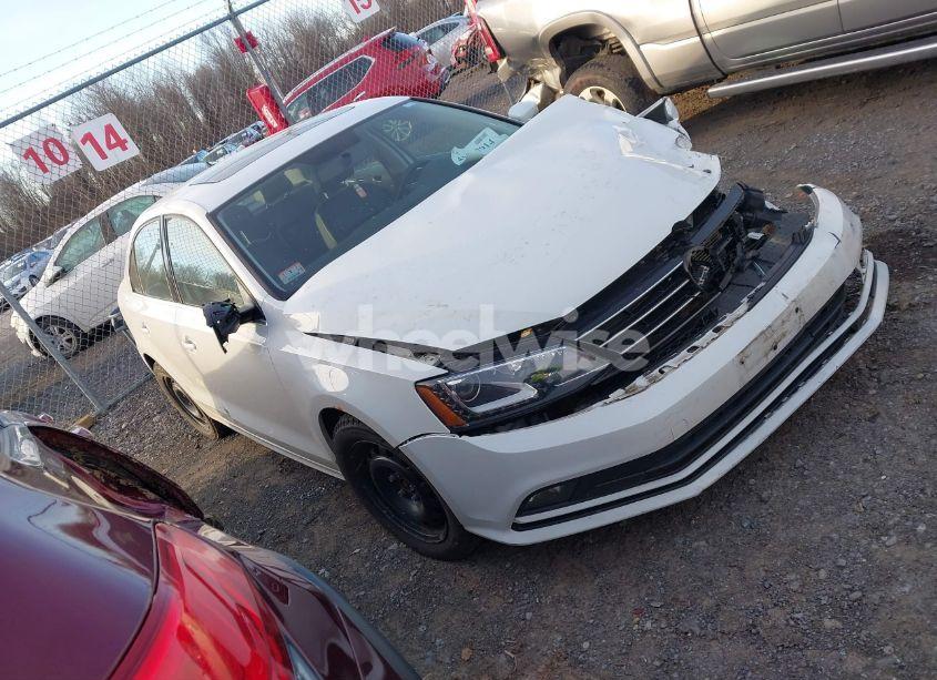 2015 Volkswagen Jetta 1.8T SEL (VIN 3VWL17AJ8FM357116) main photo