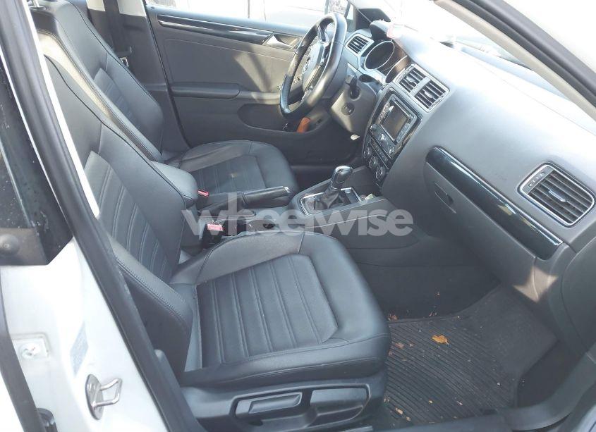 Photo 5 of 2015 Volkswagen Jetta 1.8T SEL (VIN 3VWL17AJ8FM357116)