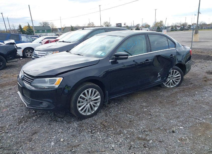 Photo 2 of 2014 Volkswagen Jetta 1.8T SEL (VIN 3VWL17AJ9EM403910)
