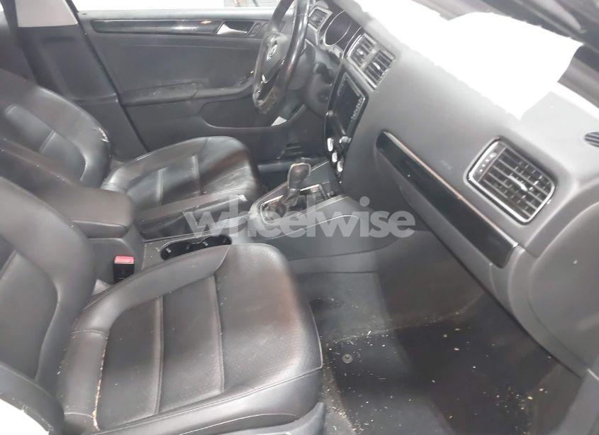 Photo 5 of 2016 Volkswagen Jetta 1.8T SEL (VIN 3VWL17AJ9GM223412)