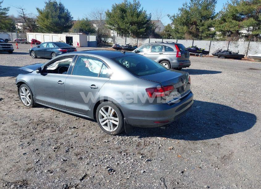 Photo 3 of 2017 Volkswagen Jetta 1.8T SEL (VIN 3VWL17AJ9HM202674)