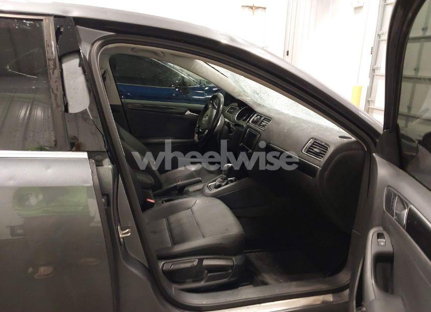 Photo 5 of 2017 Volkswagen Jetta 1.8T SEL (VIN 3VWL17AJ9HM211052)