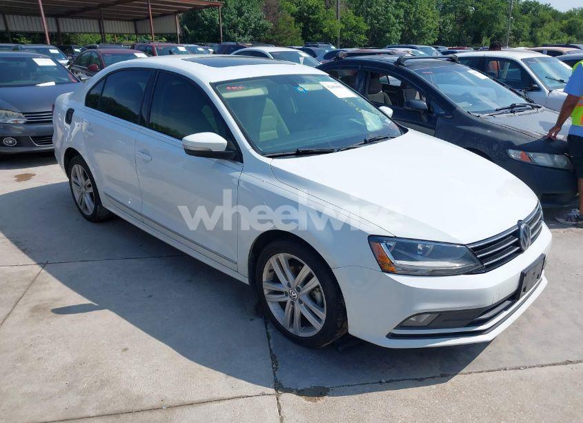 2017 Volkswagen Jetta 1.8T SEL/1.8T SEL PREMIUM (VIN 3VWL17AJ9HM390712) main photo