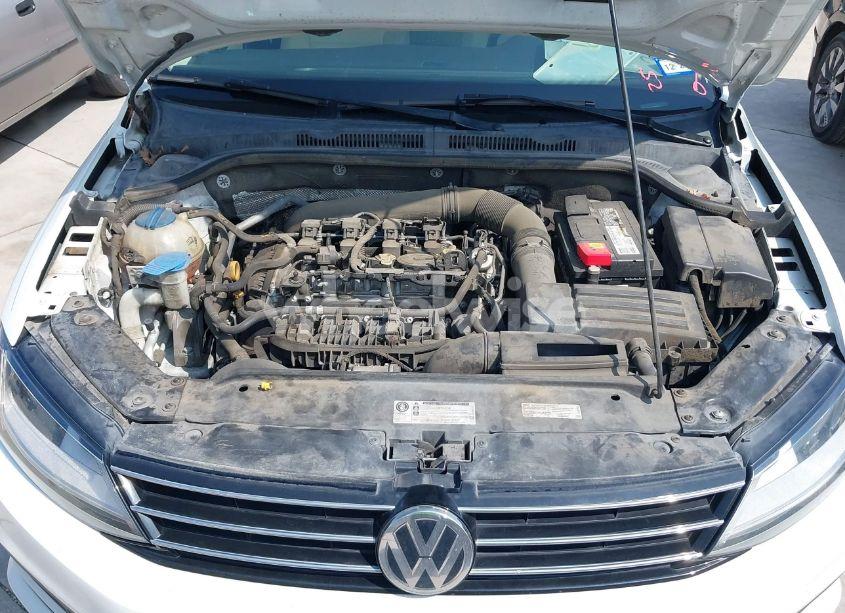 Photo 10 of 2017 Volkswagen Jetta 1.8T SEL/1.8T SEL PREMIUM (VIN 3VWL17AJ9HM390712)
