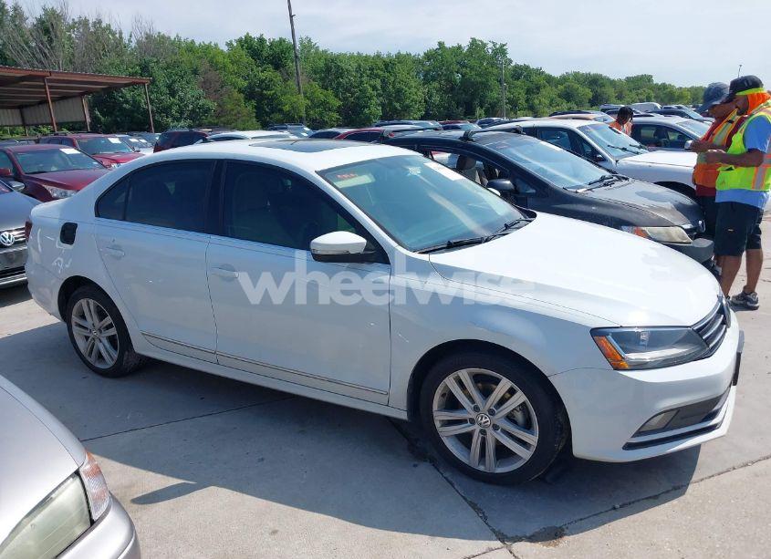 Photo 12 of 2017 Volkswagen Jetta 1.8T SEL/1.8T SEL PREMIUM (VIN 3VWL17AJ9HM390712)