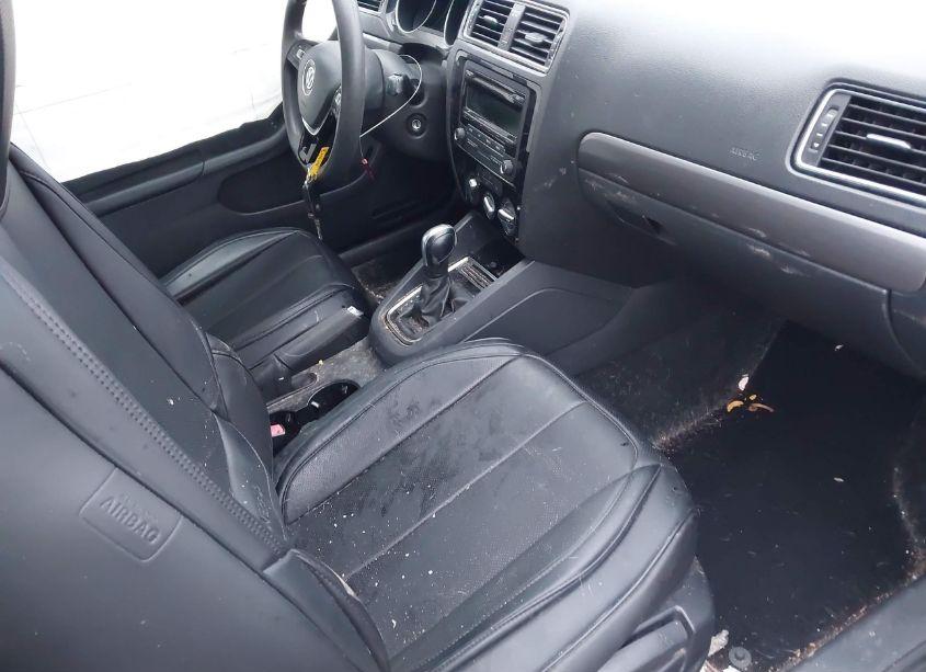 Photo 5 of 2015 Volkswagen Jetta 2.0L TDI S (VIN 3VWLA7AJ0FM281276)