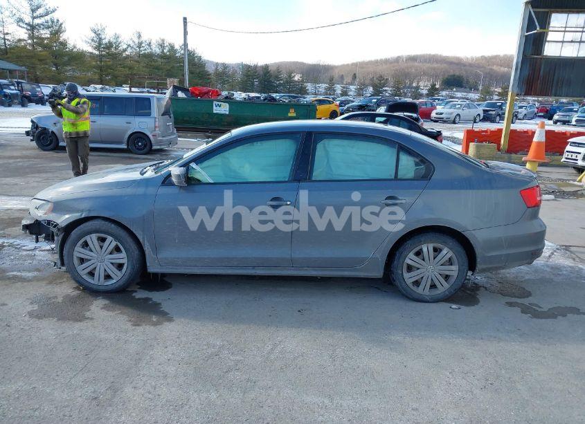 Photo 14 of 2015 Volkswagen Jetta 2.0L TDI S (VIN 3VWLA7AJ1FM280881)