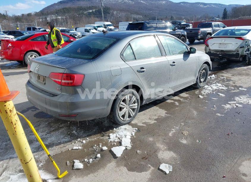 Photo 4 of 2015 Volkswagen Jetta 2.0L TDI S (VIN 3VWLA7AJ1FM280881)