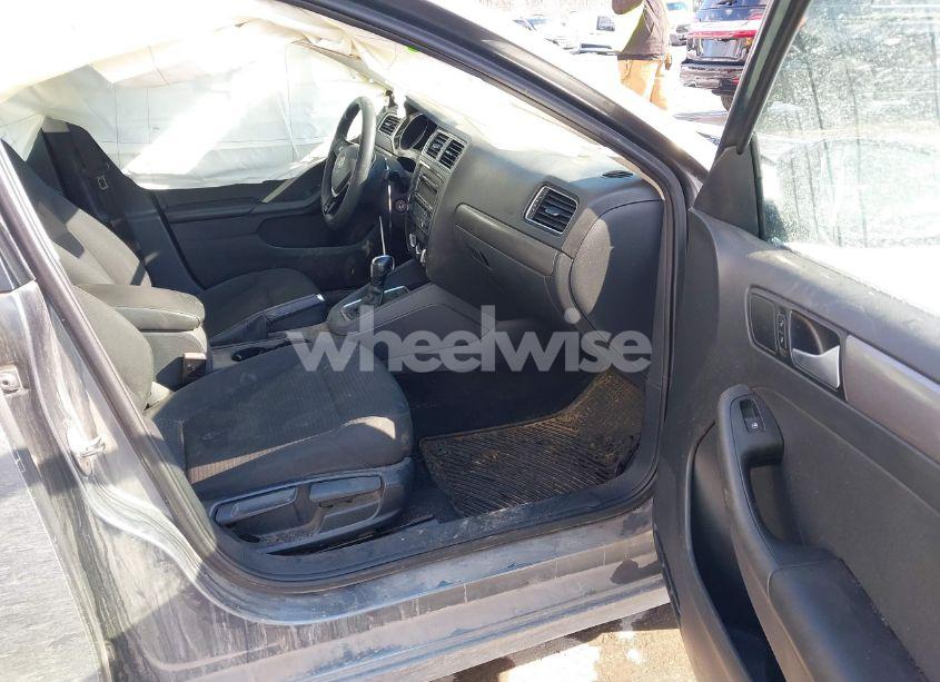 Photo 5 of 2015 Volkswagen Jetta 2.0L TDI S (VIN 3VWLA7AJ1FM280881)