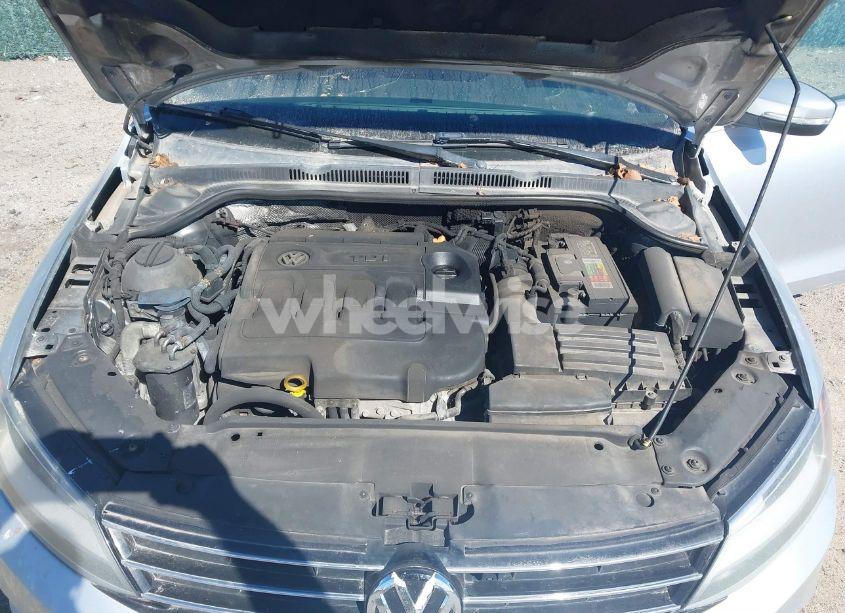 Photo 10 of 2015 Volkswagen Jetta 2.0L TDI SEL (VIN 3VWLA7AJ2FM240891)