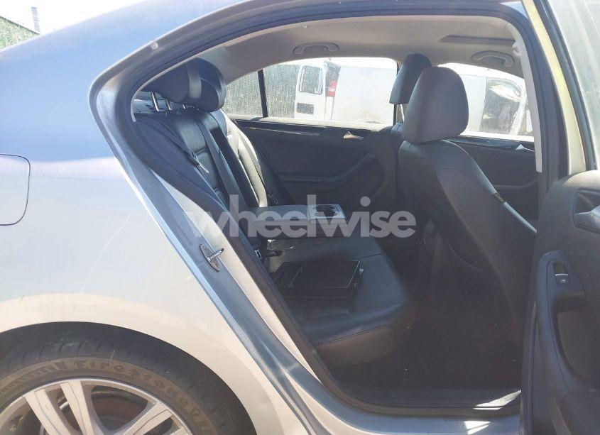 Photo 8 of 2015 Volkswagen Jetta 2.0L TDI SEL (VIN 3VWLA7AJ2FM240891)