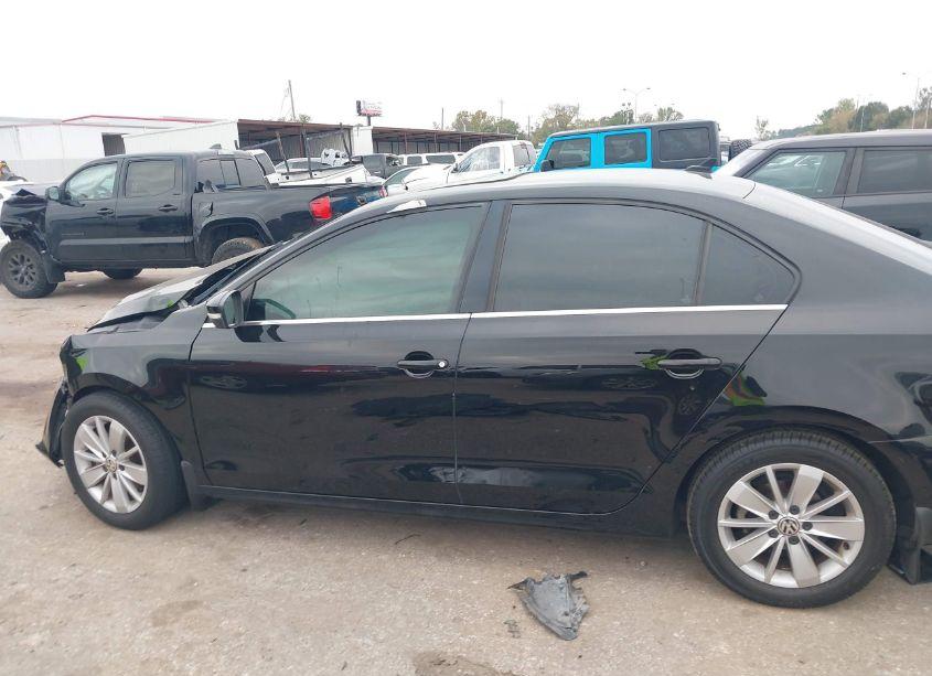 Photo 15 of 2015 Volkswagen Jetta 2.0L TDI SE (VIN 3VWLA7AJ2FM302189)