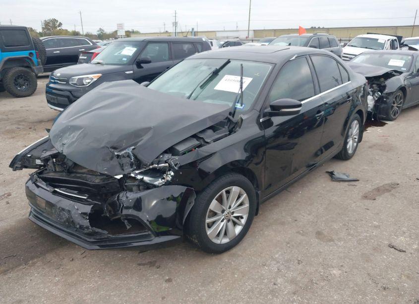 Photo 2 of 2015 Volkswagen Jetta 2.0L TDI SE (VIN 3VWLA7AJ2FM302189)