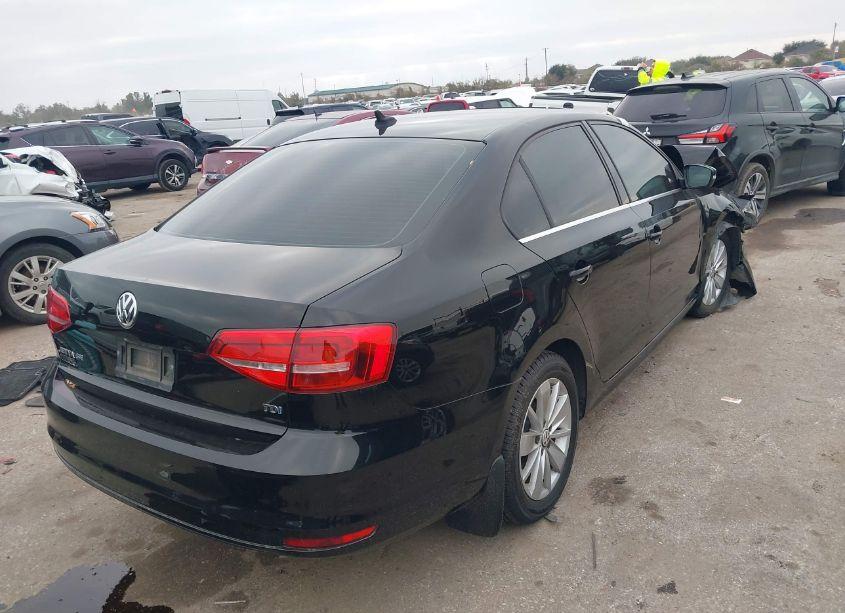 Photo 4 of 2015 Volkswagen Jetta 2.0L TDI SE (VIN 3VWLA7AJ2FM302189)