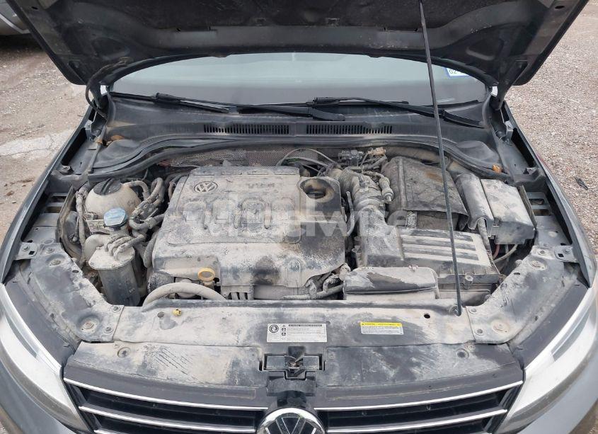 Photo 10 of 2015 Volkswagen Jetta 2.0L TDI S (VIN 3VWLA7AJ2FM328131)