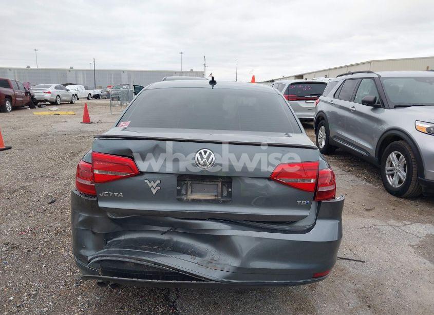 Photo 16 of 2015 Volkswagen Jetta 2.0L TDI S (VIN 3VWLA7AJ2FM328131)