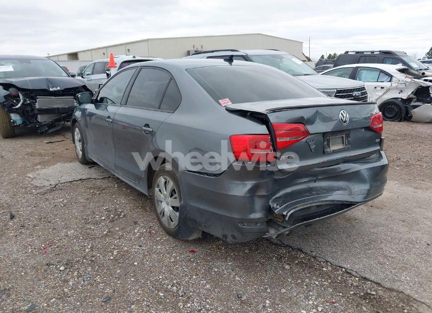 Photo 3 of 2015 Volkswagen Jetta 2.0L TDI S (VIN 3VWLA7AJ2FM328131)
