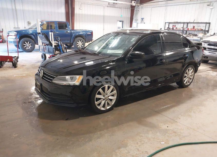 Photo 2 of 2015 Volkswagen Jetta 2.0L TDI S (VIN 3VWLA7AJ2FM341784)