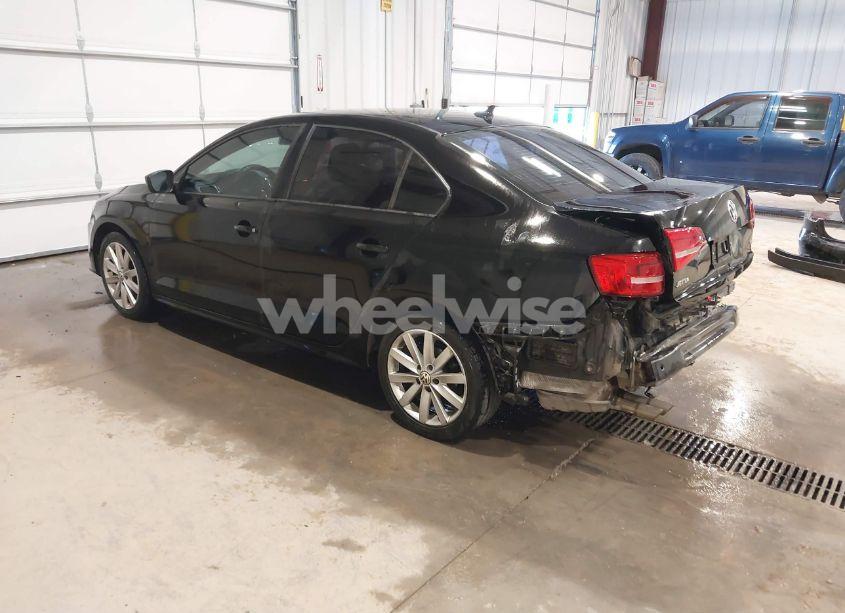 Photo 3 of 2015 Volkswagen Jetta 2.0L TDI S (VIN 3VWLA7AJ2FM341784)