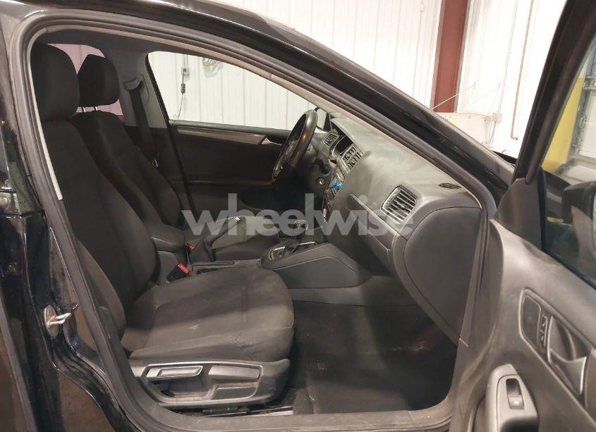 Photo 5 of 2015 Volkswagen Jetta 2.0L TDI S (VIN 3VWLA7AJ2FM341784)